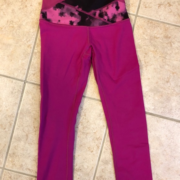 Lululemon Wunder Under Crop (Hi-Rise) - Picture 4 of 5